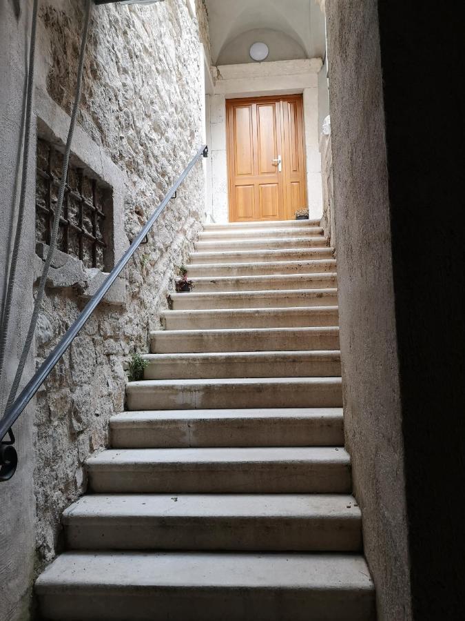 Orange Appartement Šibenik Buitenkant foto