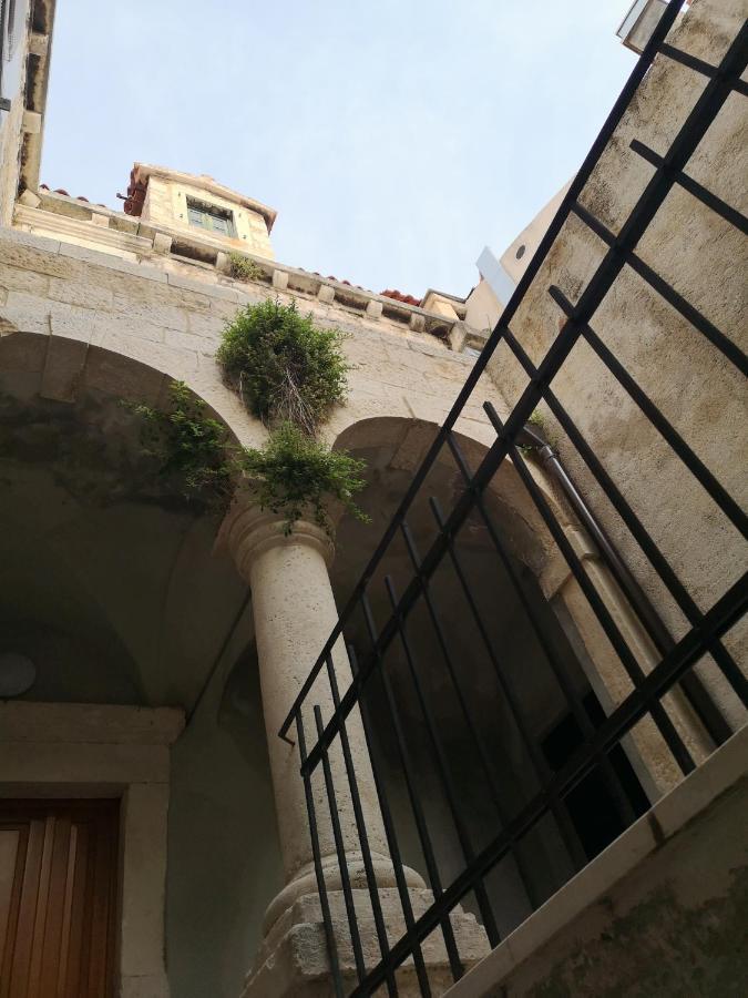 Orange Appartement Šibenik Buitenkant foto