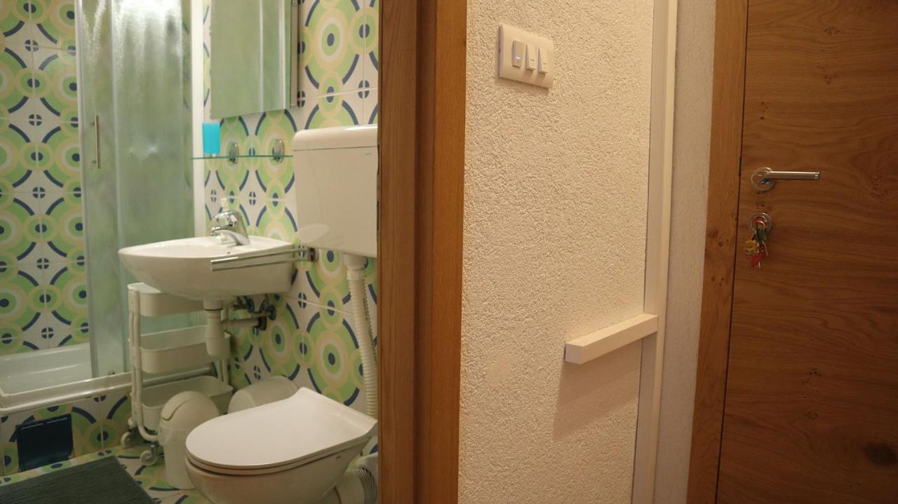 Orange Appartement Šibenik Buitenkant foto